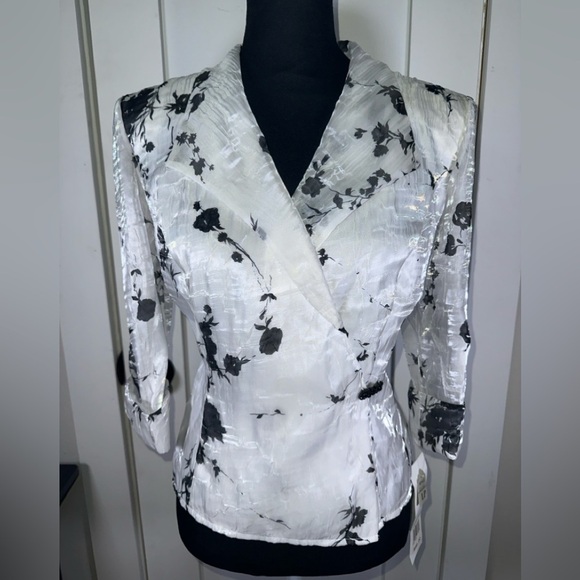 VINTAGE NWT Floral Black and White Women's Lightweight Blazer - Picture 1 of 13